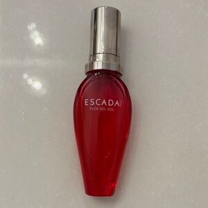 Escada Flor del Sol Red